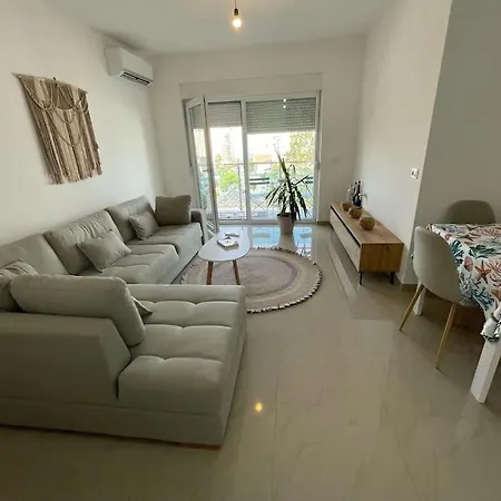 One Bedroom - Apartment *
